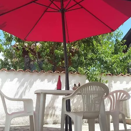 Kuca U Mornara بيت ضيافة